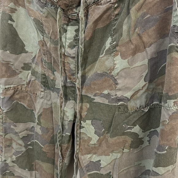 Anthropologie Women’s Joggers Sampson Camo Drawstring Closure Size Small - Picture 4 of 10